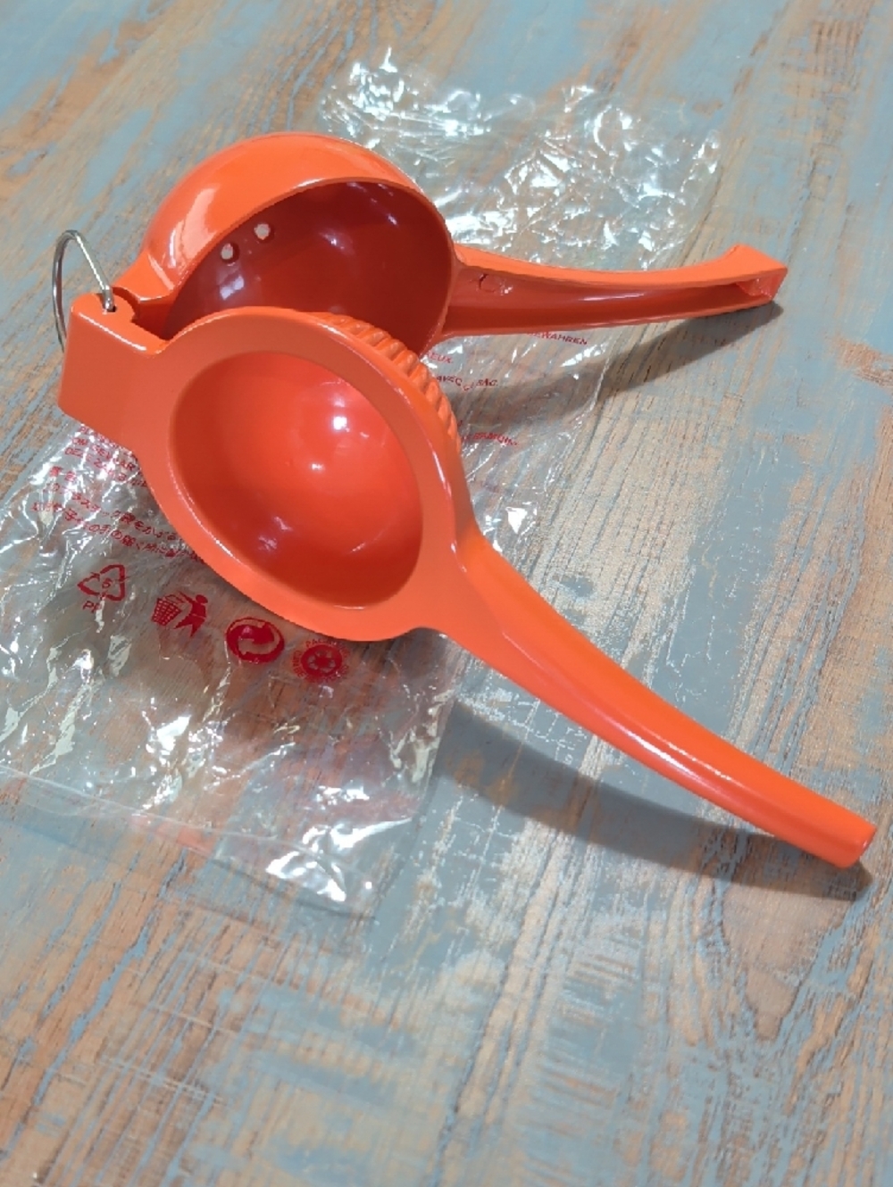 Bright Orange Handheld Citrus Juicer โ NWT | Manual Press Juicer for Fresh Juice - Picture 3 of 7